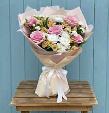 Букет французская меренга в Бакчаре Букет цветов из:  Гвоздики, Орхидеи и Розы в Бакчаре
