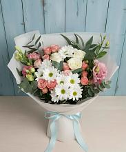 Букет цветов из:  Розы, Лизиантусы и Хризантемы в Бакчаре