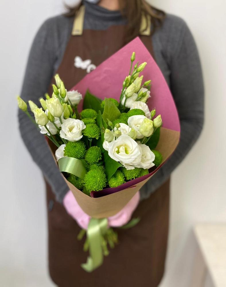 Букет цветов из: Хризантемы и Лизиантусы в Бакчаре