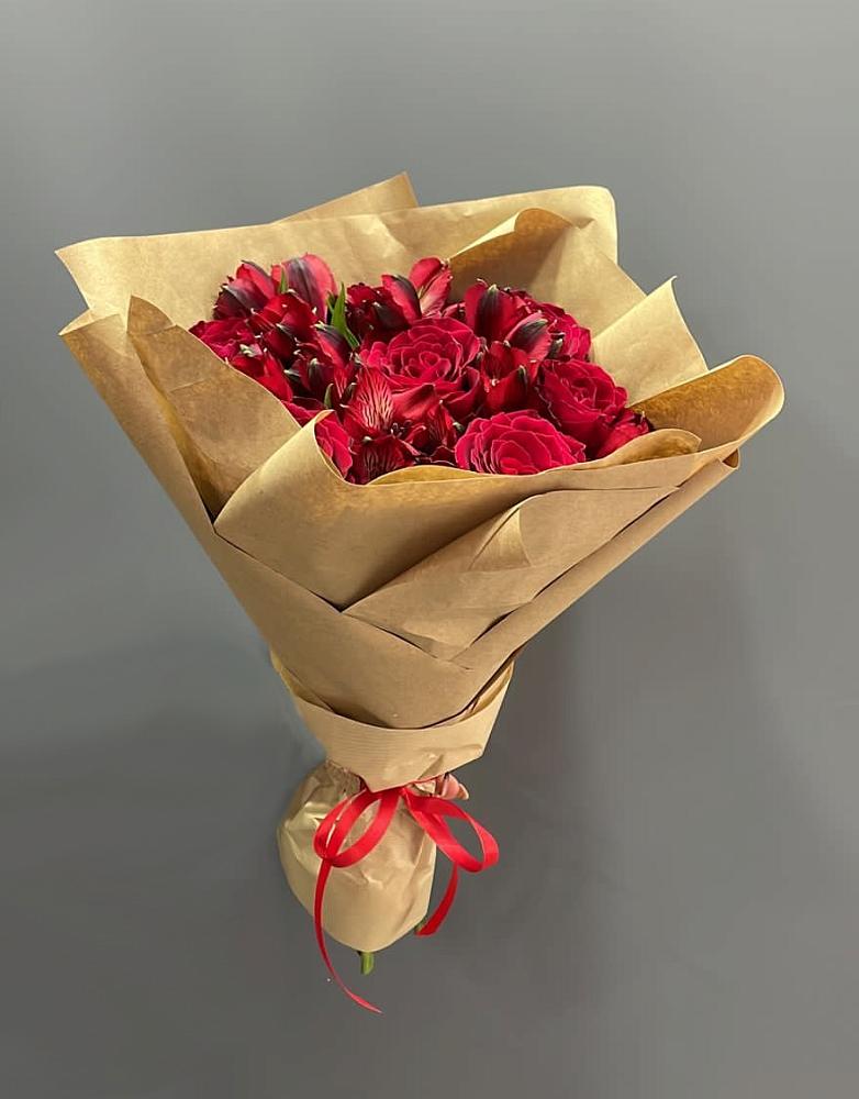 Букет цветов из: Альстромерии и Розы в Бакчаре