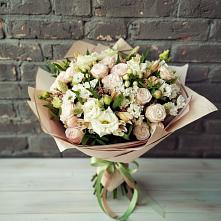 Букет нежное ассорти в Бакчаре Букет цветов из:  Альстромерии, Розы и Хризантемы в Бакчаре