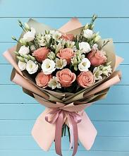 Букет олимп в Бакчаре Букет цветов из:  Розы, Альстромерии и Лизиантусы в Бакчаре
