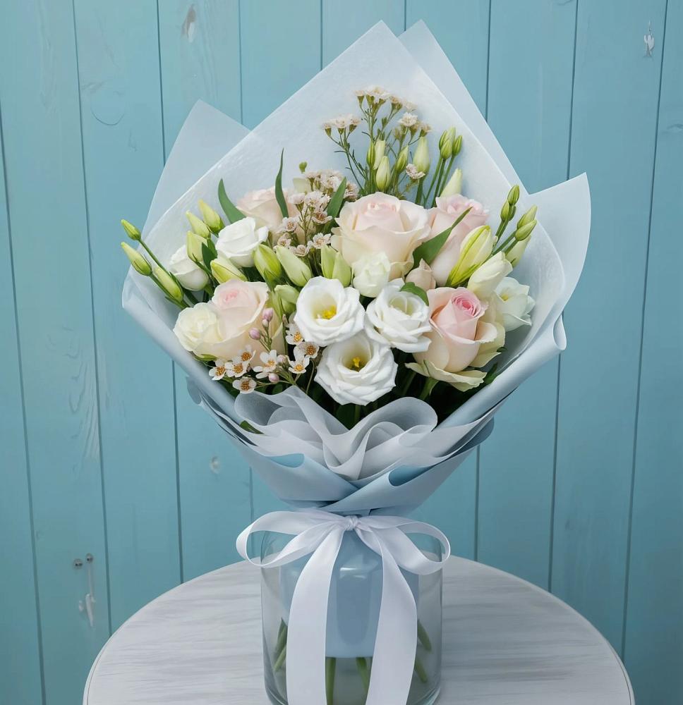 Букет цветов из: Розы и Лизиантусы в Бакчаре