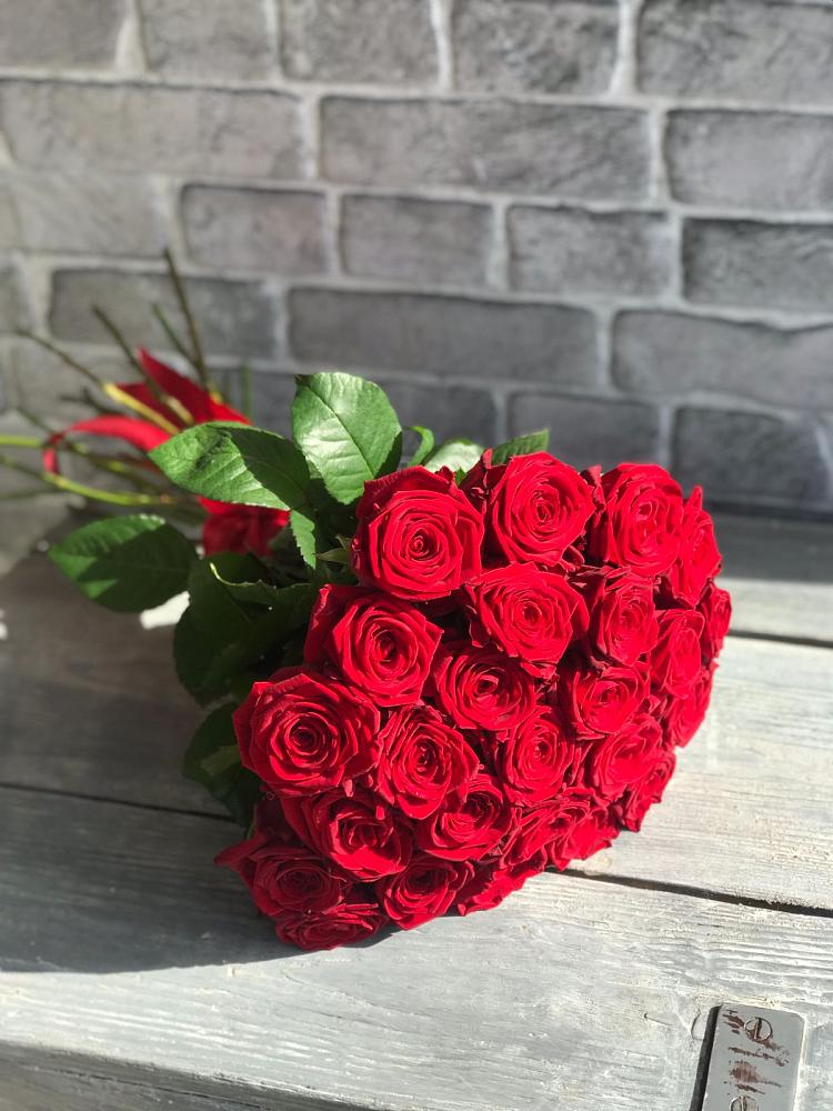 Букет Красные розы Фридом в Бакчаре