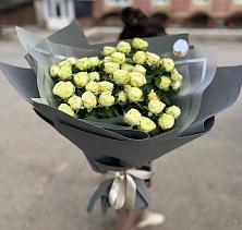 Букет Белые кустовые розы Солинеро в Бакчаре