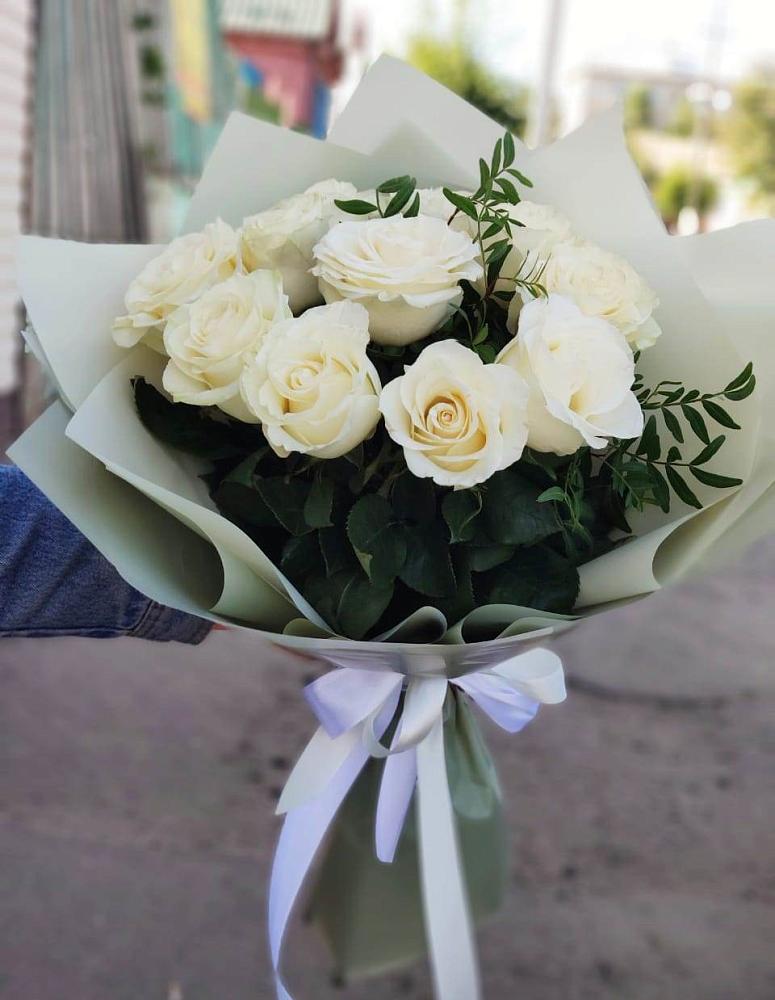 Букет Белые розы Проуд в Бакчаре