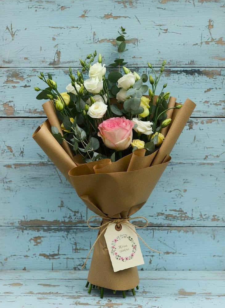 Букет цветов из: Розы и Лизиантусы в Бакчаре