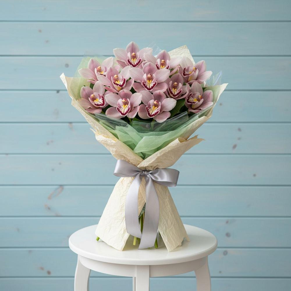 Букет 11 орхидей в Бакчаре Букет цветов из: Орхидеи и Розы в Бакчаре