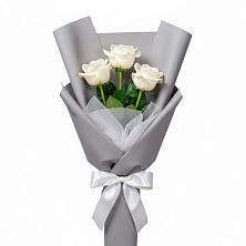 Букет 3 белые розы в Бакчаре