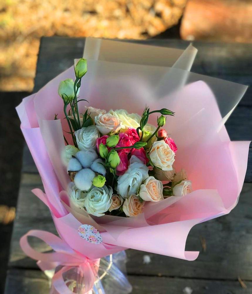 Букет цветов из: Розы и Лизиантусы в Бакчаре