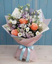 Букет цветов из:  Лизиантусы, Розы, Альстромерии и Гипсофила в Бакчаре