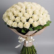 Букет 101 беля роза Белоснежка в Бакчаре