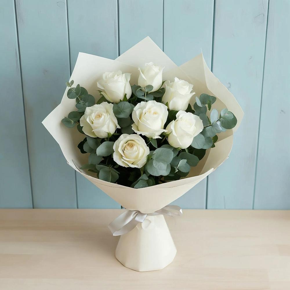 Букет Белые розы в Эвкалипте в Бакчаре