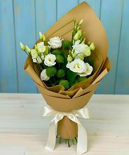 Букет цветов из:  Хризантемы и Лизиантусы в Бакчаре