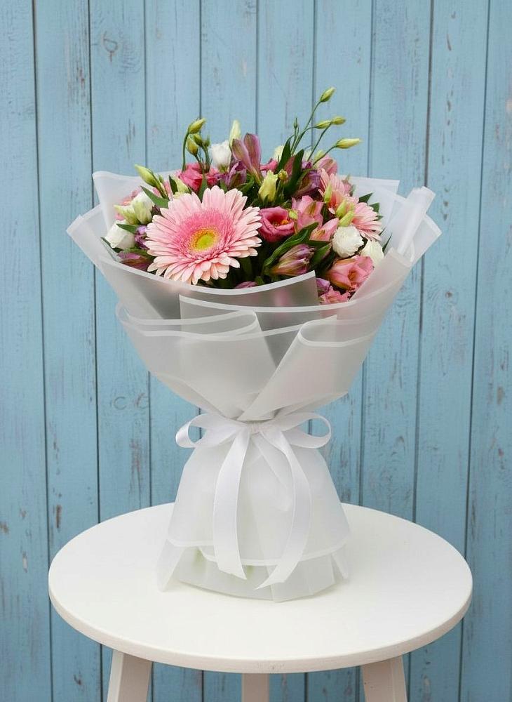 Букет цветов из: Герберы, Альстромерии и Лизиантусы в Бакчаре