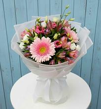 Букет цветов из:  Герберы, Альстромерии и Лизиантусы в Бакчаре