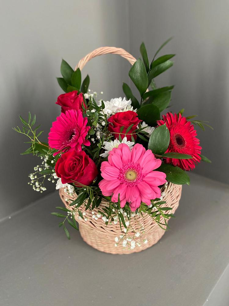Цветочная композиция из Розы, Хризантемы и Герберы в корзине в Бакчаре