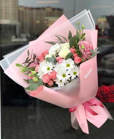 Букет цветов из: Розы, Лизиантусы и Хризантемы в Бакчаре