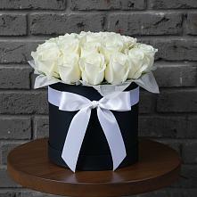 Цветочная композиция из Розы в шляпной коробке в Бакчаре